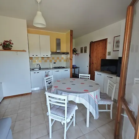 Appartement R 42 Con Terrazzo E Posto Auto