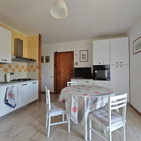 Appartement R 42 Con Terrazzo E Posto Auto Numana
