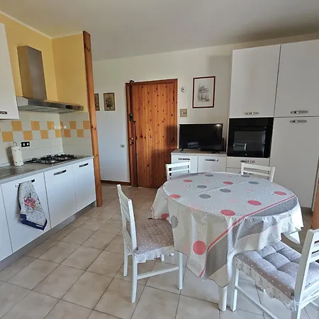 R 42 Con Terrazzo E Posto Auto